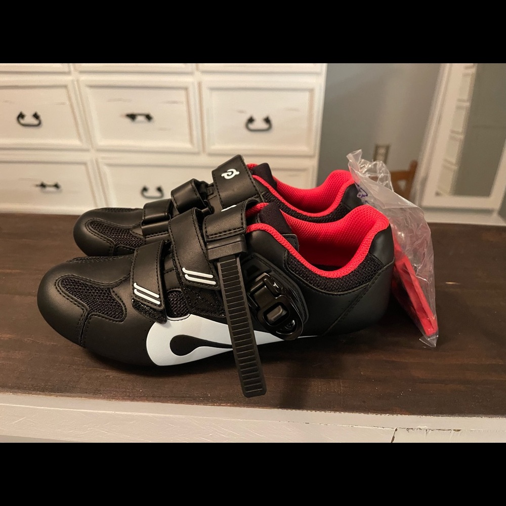 NEW Peloton Cycling Shoes Size 41 With Cleats (Size 10 Women Us/8 Men US)